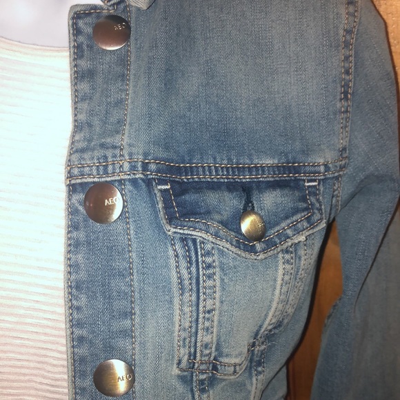 🚫SOLD🚫 AEO Denim Crop Jacket - Picture 7 of 15